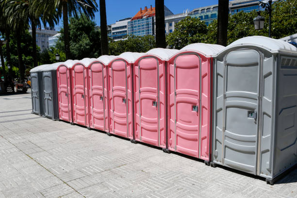 Best VIP or Luxury Restroom Trailers  in Carleton, MI